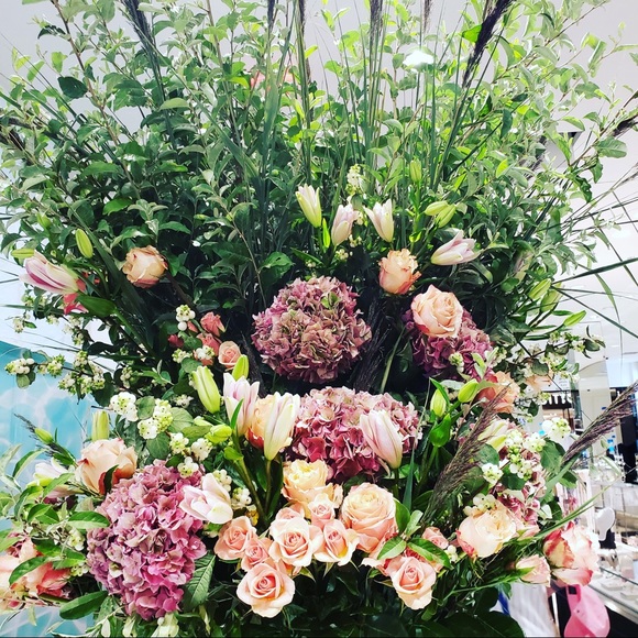 Art trunk by LV resident NE America, SEI. - Picture 2 of 2